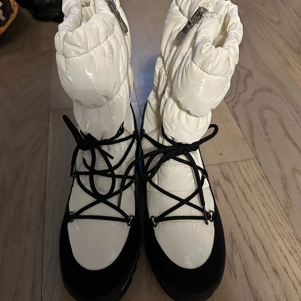 Pajar Women's Black and White Winter Boots